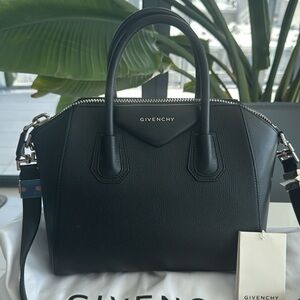 ‼️‼️SOLD‼️‼️Givenchy Antigona black top handle bag